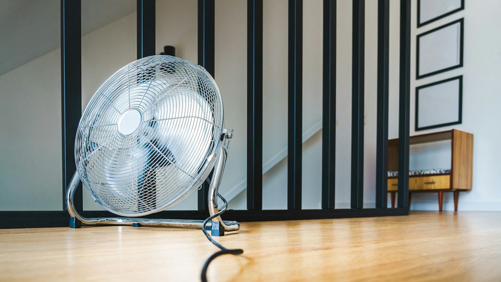 Sécher son Linge à l'Intérieur avec un Ventilateur : Méthode, Gain de Temps et Erreurs à Éviter